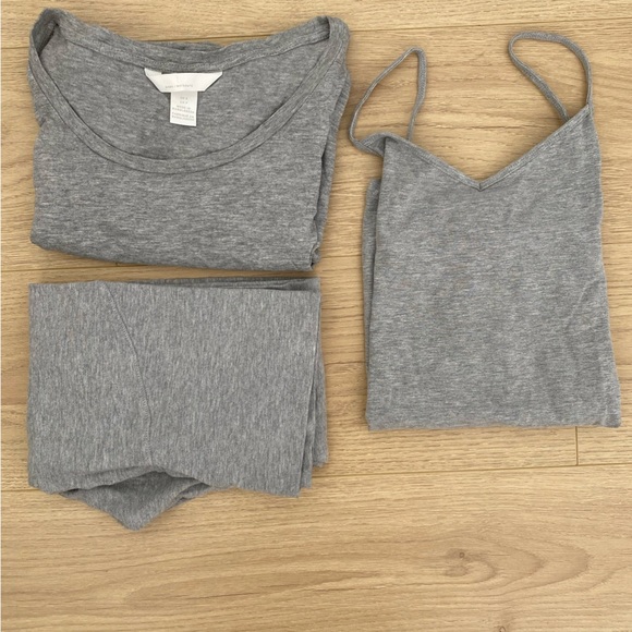 H&M Tops - Maternity 3 piece set